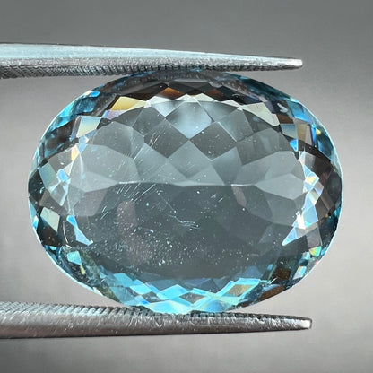 A loose, AAA grade, oval cut aquamarine stone from Brazil.